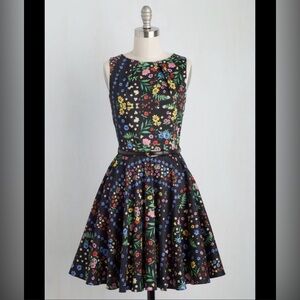Closet London Floral Dress with Belt